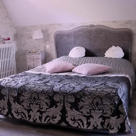 Les Champs De Tracy Bed & Breakfast 3*