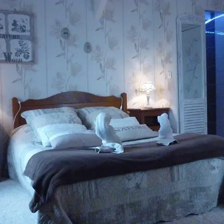 Les Champs De Tracy Bed & Breakfast 3*