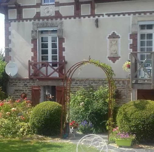 Couette-café Les Champs De Tracy 3*